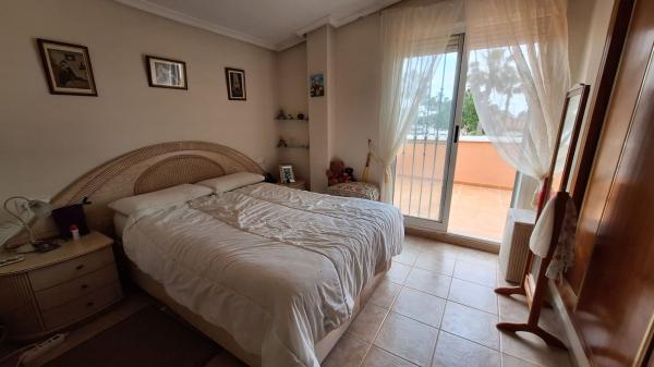 Casa o chalet independiente en Avenida l'Herba Bona, 6, Urbanizaciones, Guardamar del Segura thumbnail 1