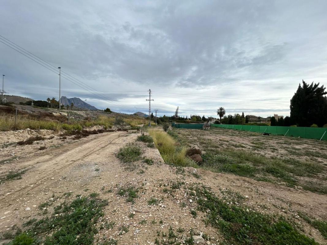 Terreno en venta en La Villajoyosa / Vila Joiosa, Alicante photo 2