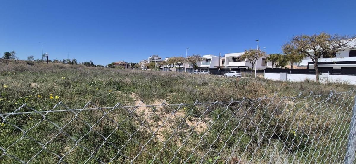 Terreno en venta en Elche / Elx, Alicante photo 2