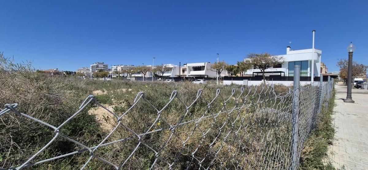 Terreno en venta en Elche / Elx, Alicante photo 4