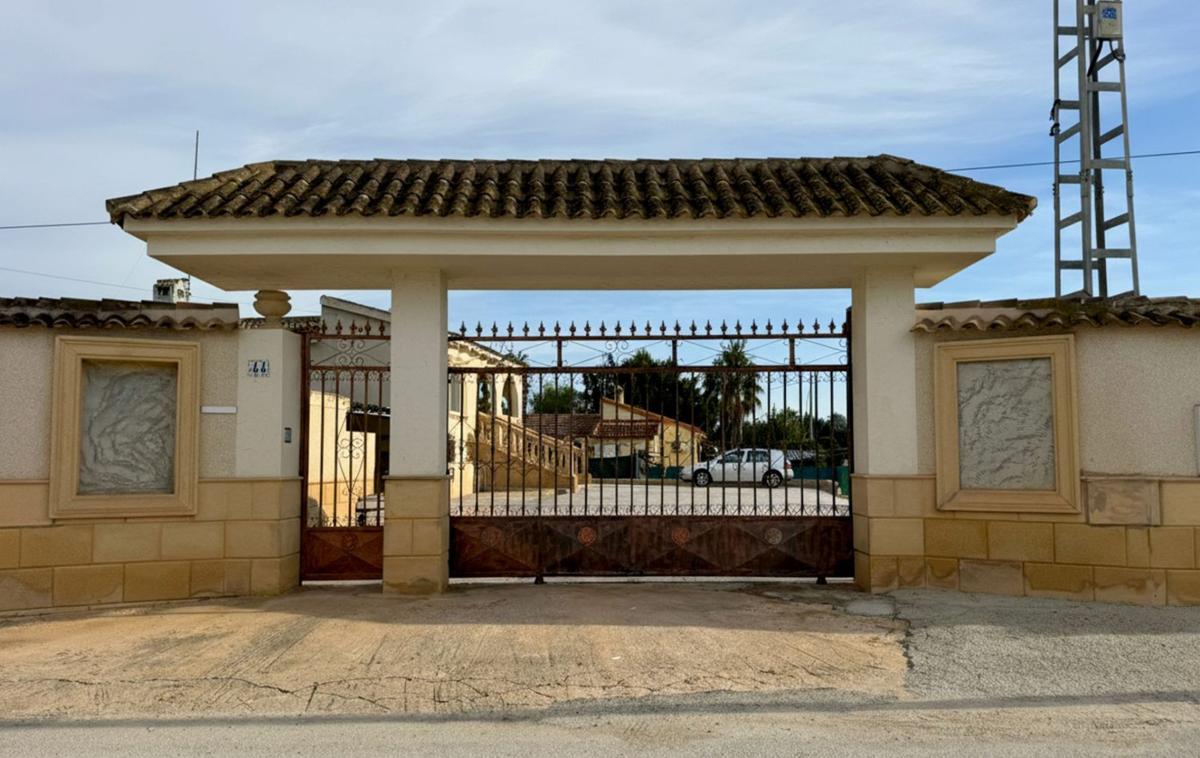 Sale of independent chalet in Barrio lo Cartagena Mo, 51, Callosa de Segura
 photo 4