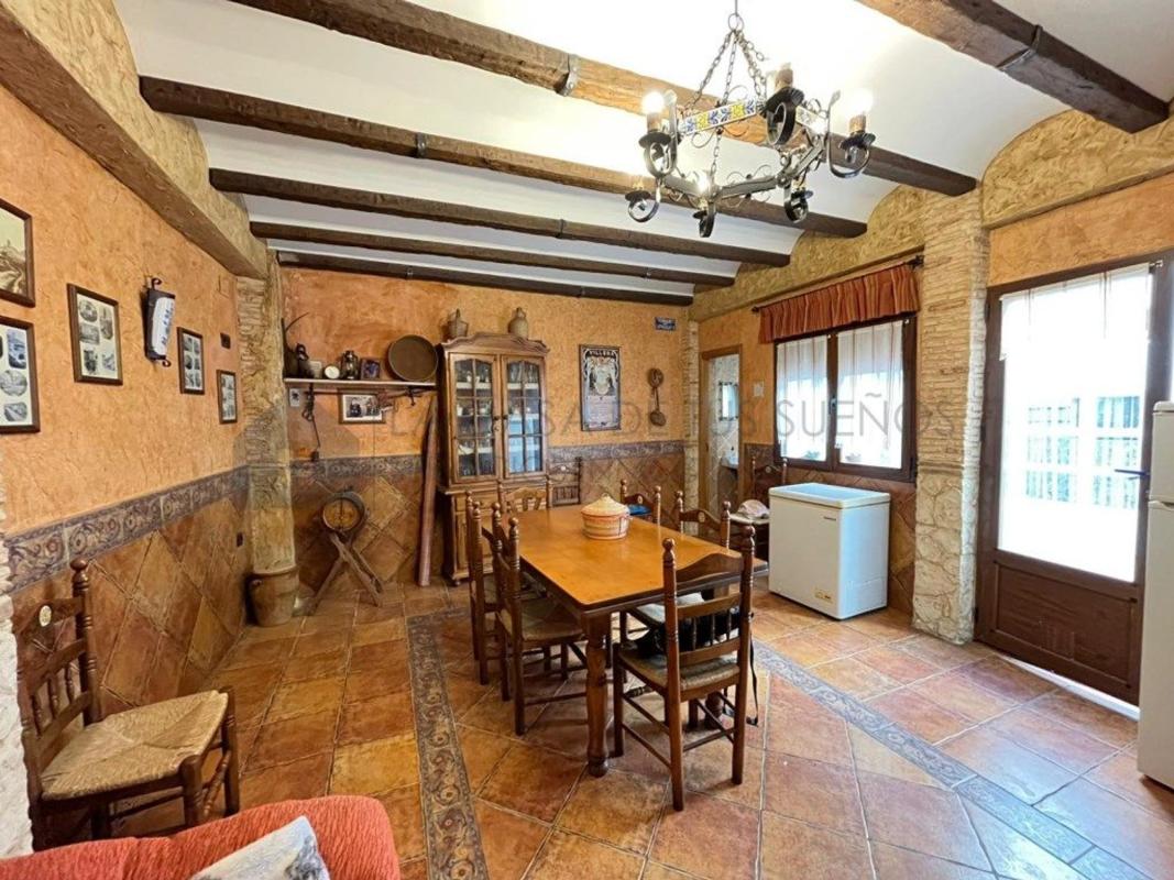 Продажа отдельного шале в Calle Canalejas, Сакс photo 1
