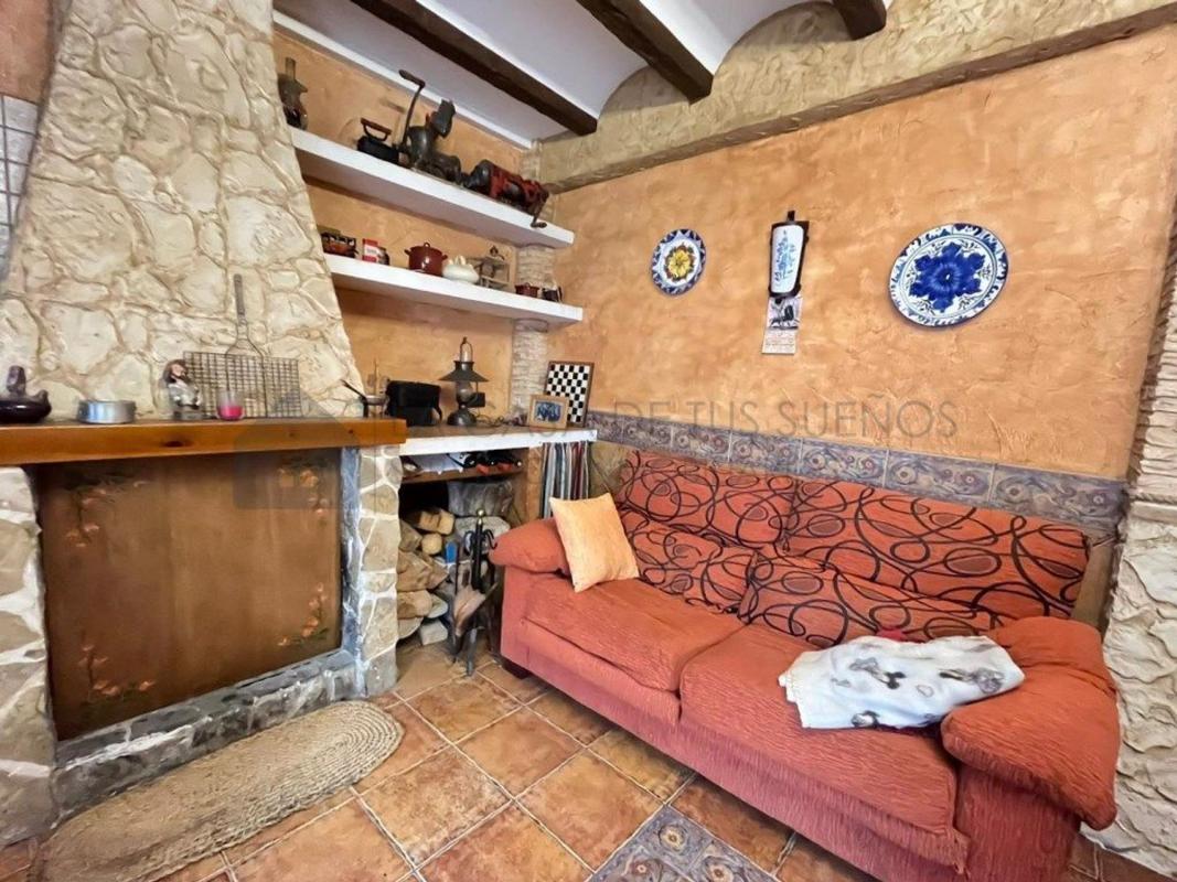 Продажа отдельного шале в Calle Canalejas, Сакс photo 2