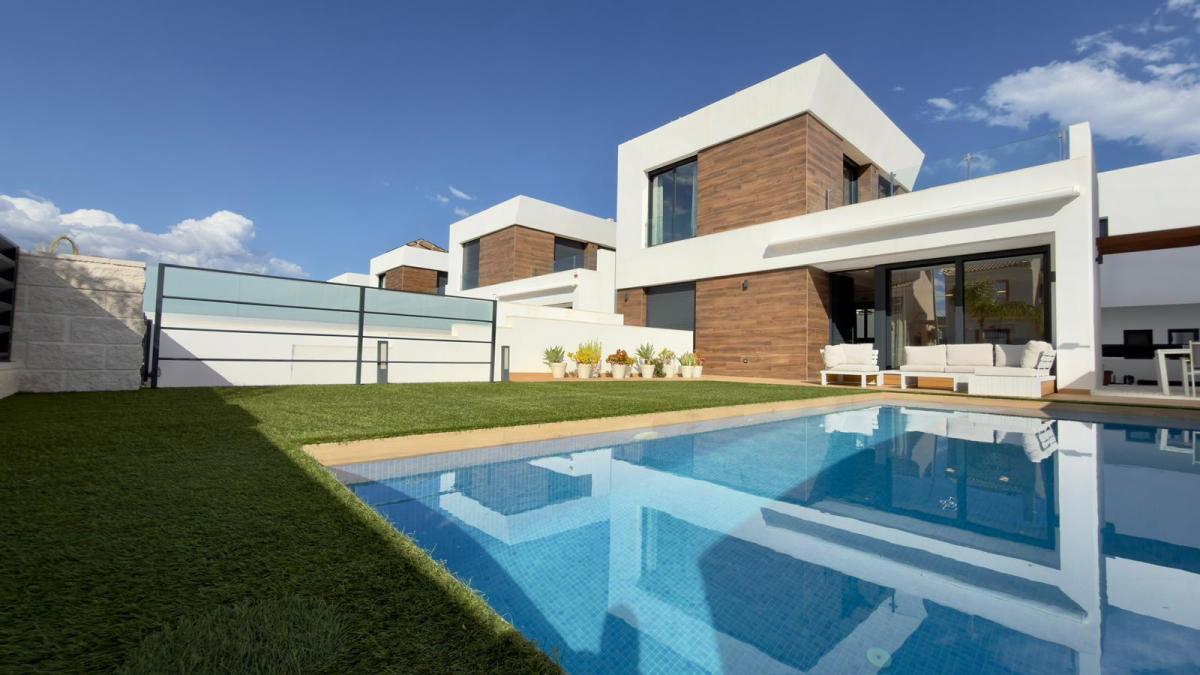 Venta de chalet independiente en Calle d'Ibi, 13, El Campello
photo 1
