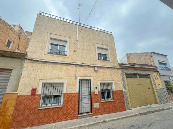 Chalet independiente en venta en Casa o chalet en Calle Niño Jesús, Albatera, Albatera
 photo 1
