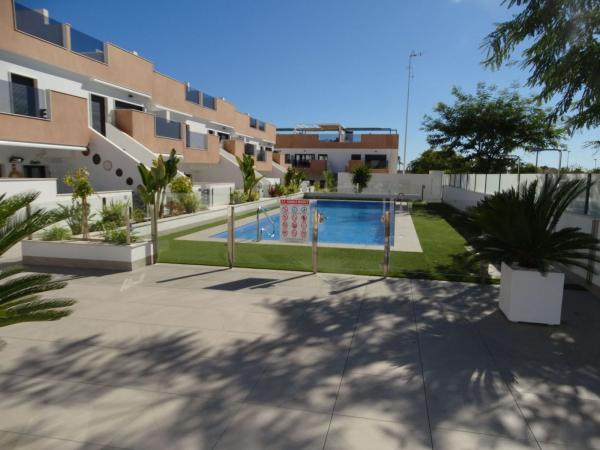 Chalet adosado en Zona Pueblo, Pilar de la Horadada photo 1