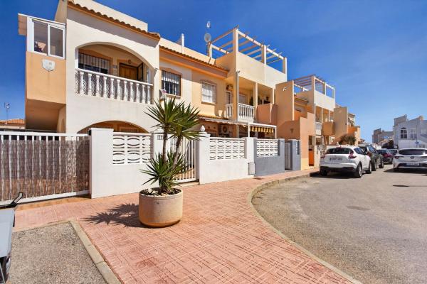 Продажа квартиры на Piso en Urbanizacion Florida A1, La Florida, Orihuela, Ориуэла
thumbnail 1
