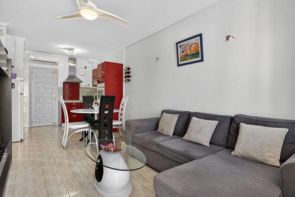 Продажа квартиры на Piso en Urbanizacion Florida A1, La Florida, Orihuela, Ориуэла
thumbnail 2