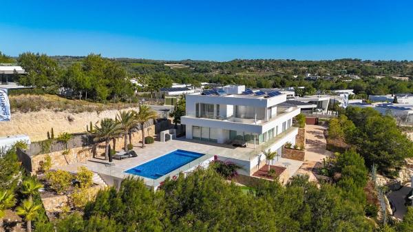 Casa de pueblo en Las Colinas Golf, Orihuela photo 1