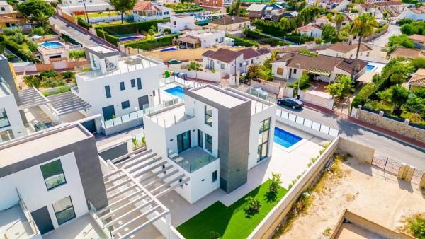 Casa o chalet independiente en Los Balcones - Los Altos del Edén, Torrevieja thumbnail 2