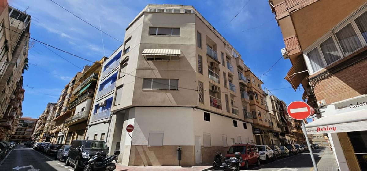 Venta de piso en Piso en Calle San Pablo, Carolinas Altas, Alicante / Alacant, Alicante / Alacant
 photo 2