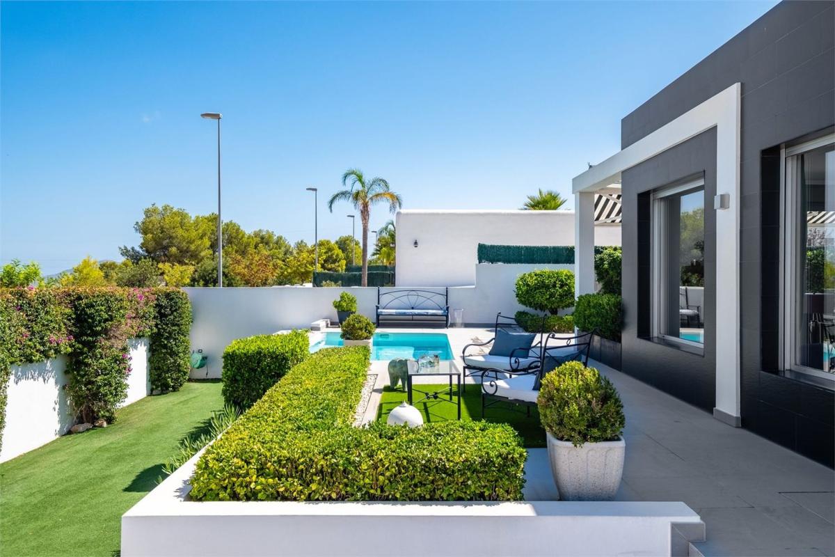 Properties for sale and rent in Spain photo 2