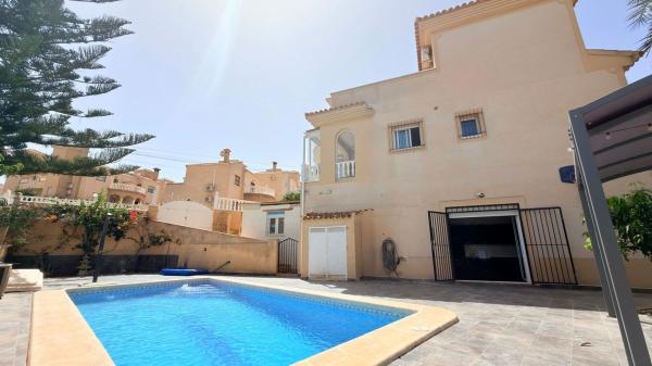 Casa o chalet independiente en Calle Pico Lobo, Las Filipinas, Orihuela thumbnail 2