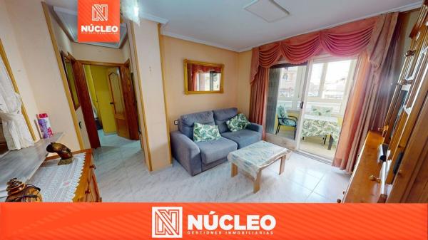 Piso en venta en Piso en Calle Ramon Freixa, Nueva Torrevieja, Torrevieja, Torrevieja photo 1