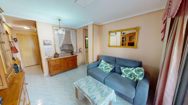 Piso en venta en Piso en Calle Ramon Freixa, Nueva Torrevieja, Torrevieja, Torrevieja thumbnail 3