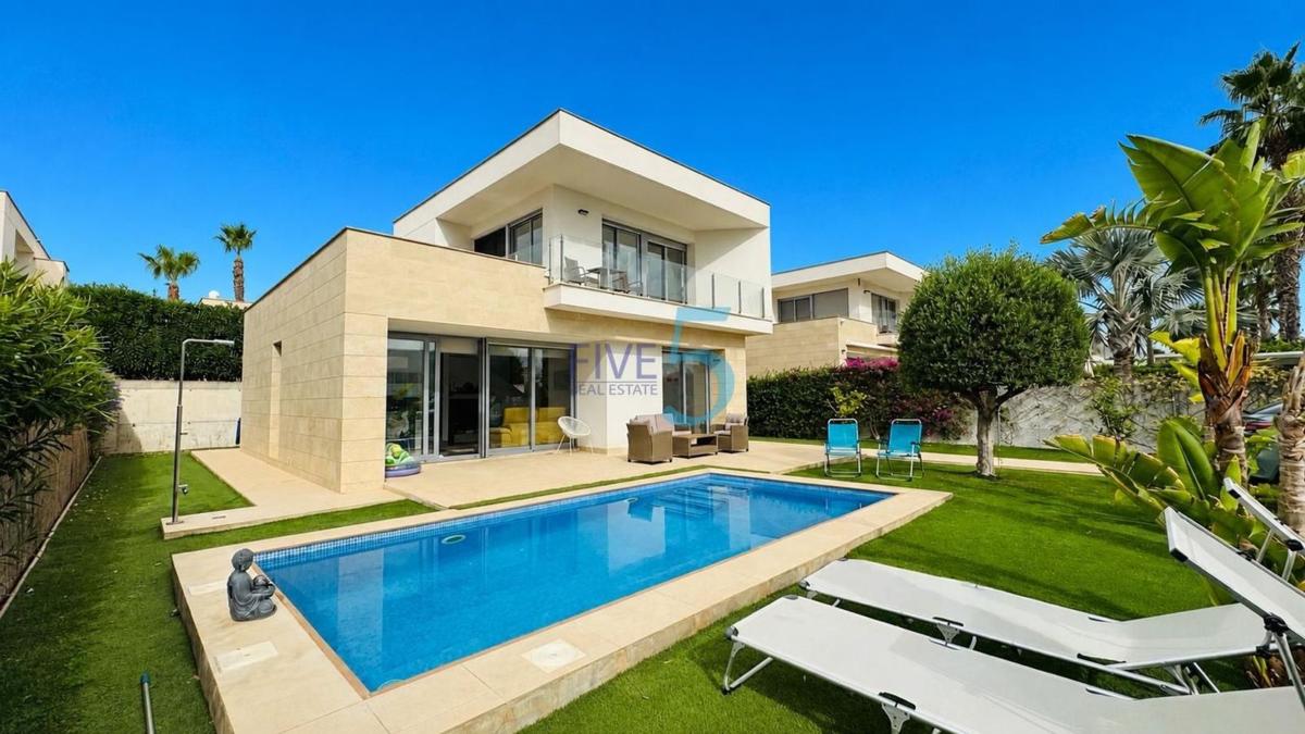Продажа отдельного шале в Casa o chalet en Desamparados-Hurchillo-Torremendo, Orihuela, Ориуэла photo 1