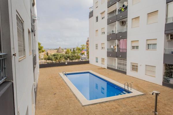 Mieszkanie na sprzedaż w Piso en Calle San Emigdio, El Molino, Torrevieja, Torrevieja photo 1