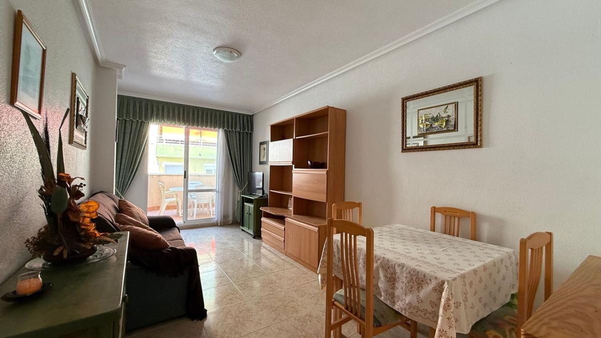Venta de piso en Piso en Calle Callosa del Segura, Playa de los Náufragos, Torrevieja, Torrevieja
photo 3