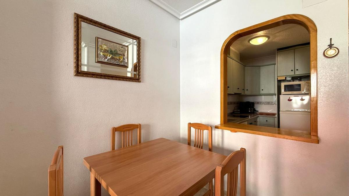 Venta de piso en Piso en Calle Callosa del Segura, Playa de los Náufragos, Torrevieja, Torrevieja
photo 5
