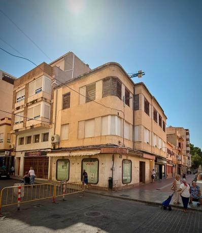Edificio de uso mixto en Calle María Guerrero, 9, Plaza Castelar - Mercado Central, Elda photo 1