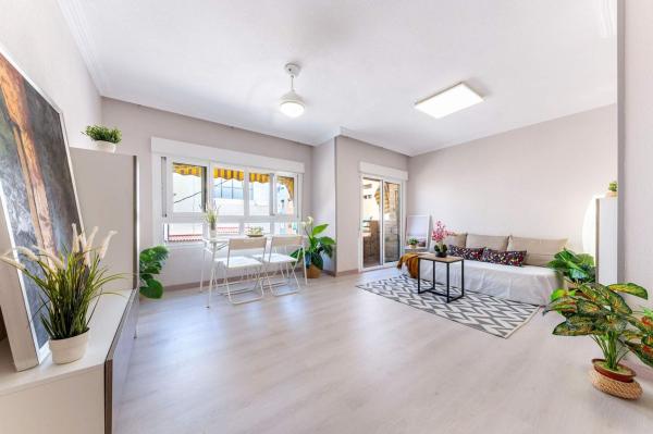 Продажа квартиры на Piso en Calle Virgen de Fátima, 8, Ciudad de Asís, Alicante / Alacant, Аликанте / Алакант
photo 1