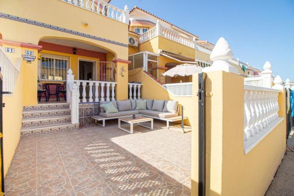 Chalet adosado en Calle Fluorita, La Regia, Orihuela photo 1