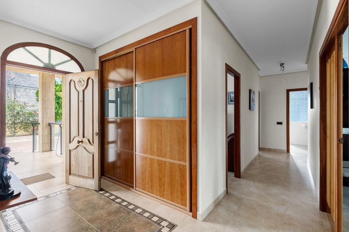 Недвижимость на продажу и в аренду в Испании photo 5