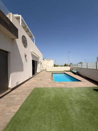 Частный шале на продаже в Casa o chalet en Villamartín, Orihuela, Ориуэла thumbnail 2
