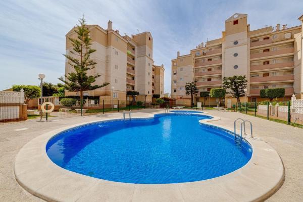 Piso en venta en  Piso en Calle Copenhague s/n, Nueva Torrevieja, Torrevieja, Torrevieja photo 4