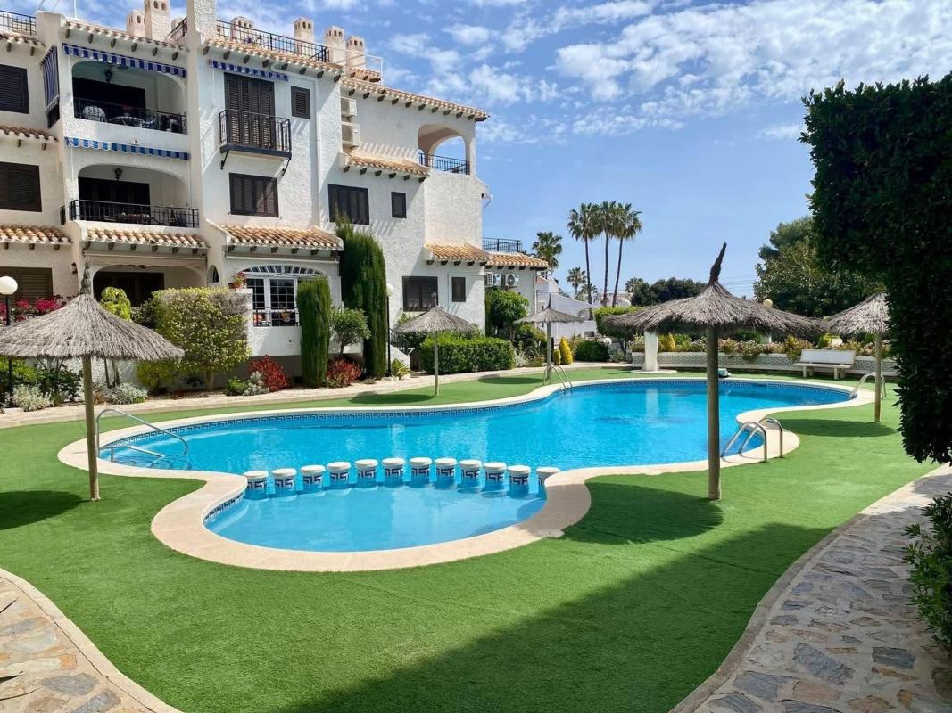 Sprzedaż mieszkania w Piso en Cabo Roig, Orihuela, Orihuela
photo 1