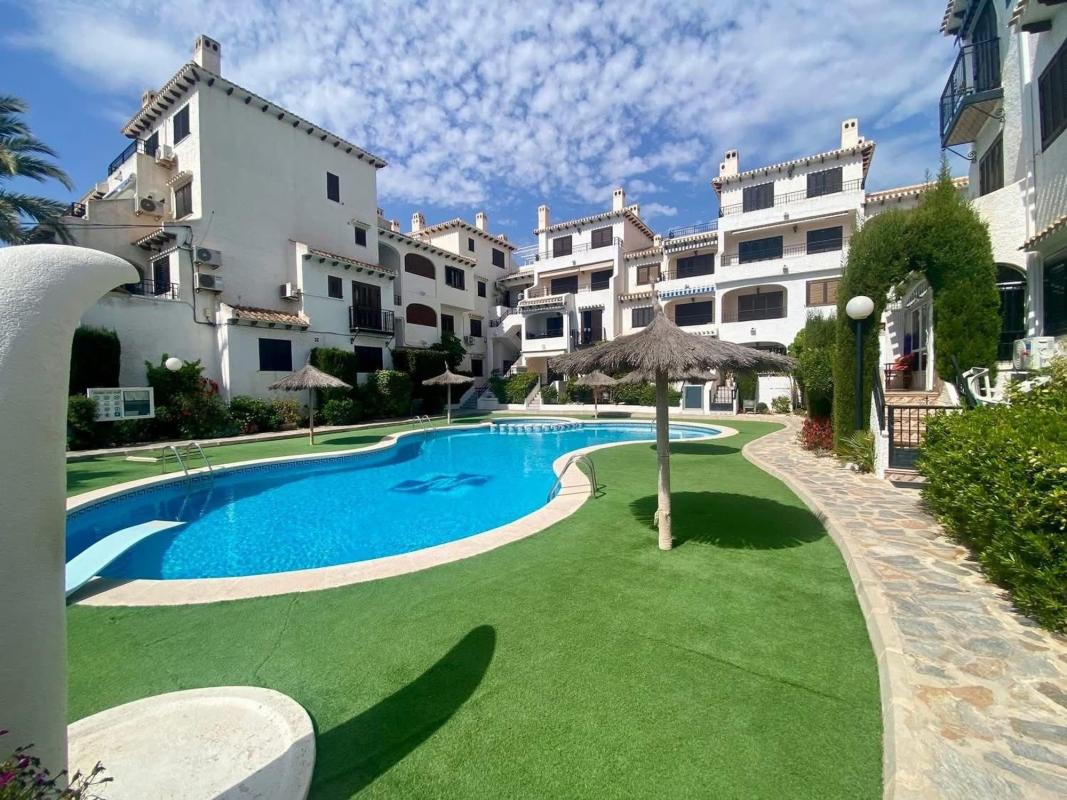Sprzedaż mieszkania w Piso en Cabo Roig, Orihuela, Orihuela
photo 3