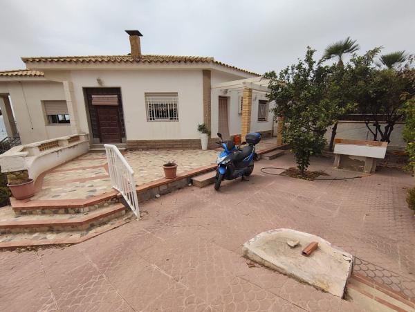 Chalet pareado en Avenida de la Armada Española, Calas de Santa Pola este, Santa Pola photo 4