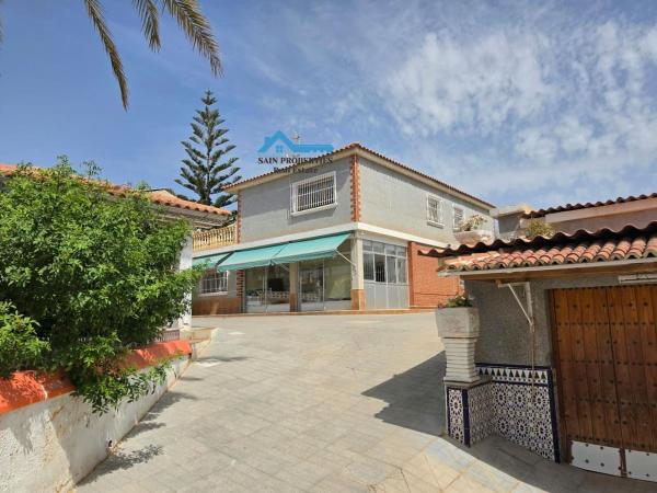 Casa o chalet independiente en Los Girasoles, San Vicente del Raspeig photo 1