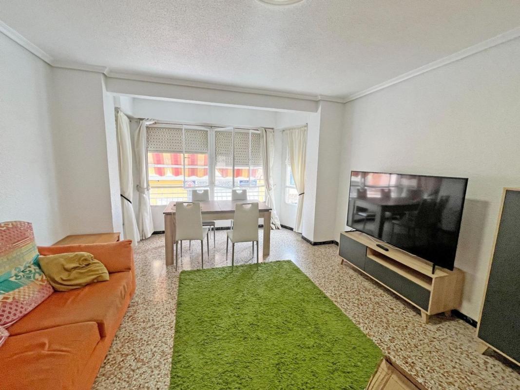 Sprzedaż mieszkania w Piso en Calle Larramendi, Zona Pueblo, Guardamar del Segura, Guardamar del Segura
photo 1