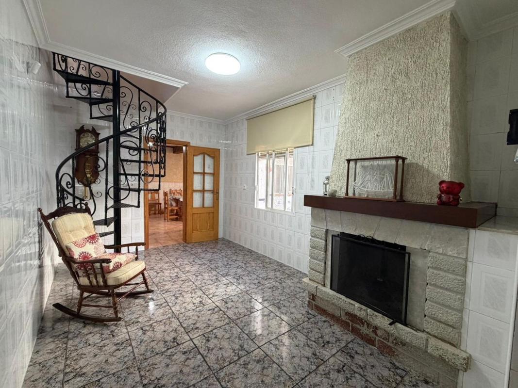 Properties for sale and rent in Spain photo 1
