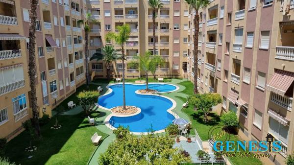 Piso en venta en Piso en Huerto, 45, Parque de las Naciones, Torrevieja, Torrevieja photo 1