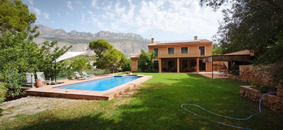 Properties for sale and rent in Spain photo 2
