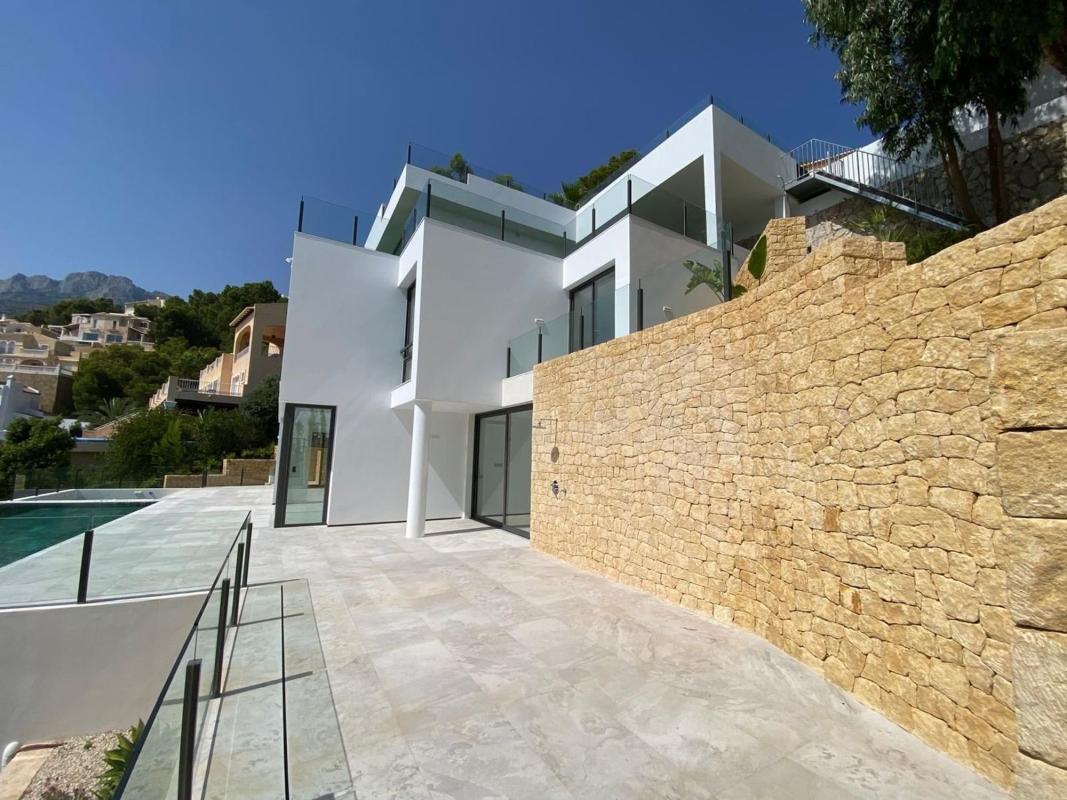 Properties for sale and rent in Spain photo 4