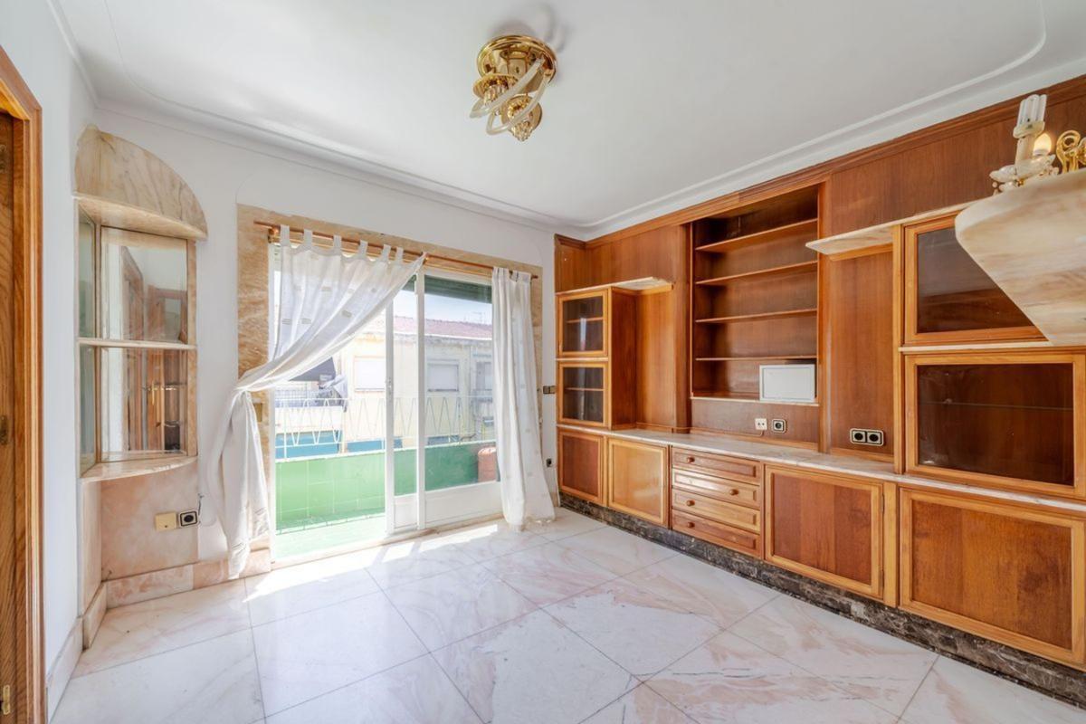 Продажа квартиры на Piso en Calle del Doctor Bergez, Carolinas Altas, Alicante / Alacant, Аликанте / Алакант
photo 1