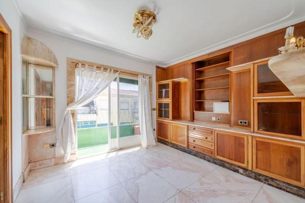 Продажа квартиры на Piso en Calle del Doctor Bergez, Carolinas Altas, Alicante / Alacant, Аликанте / Алакант
photo 1