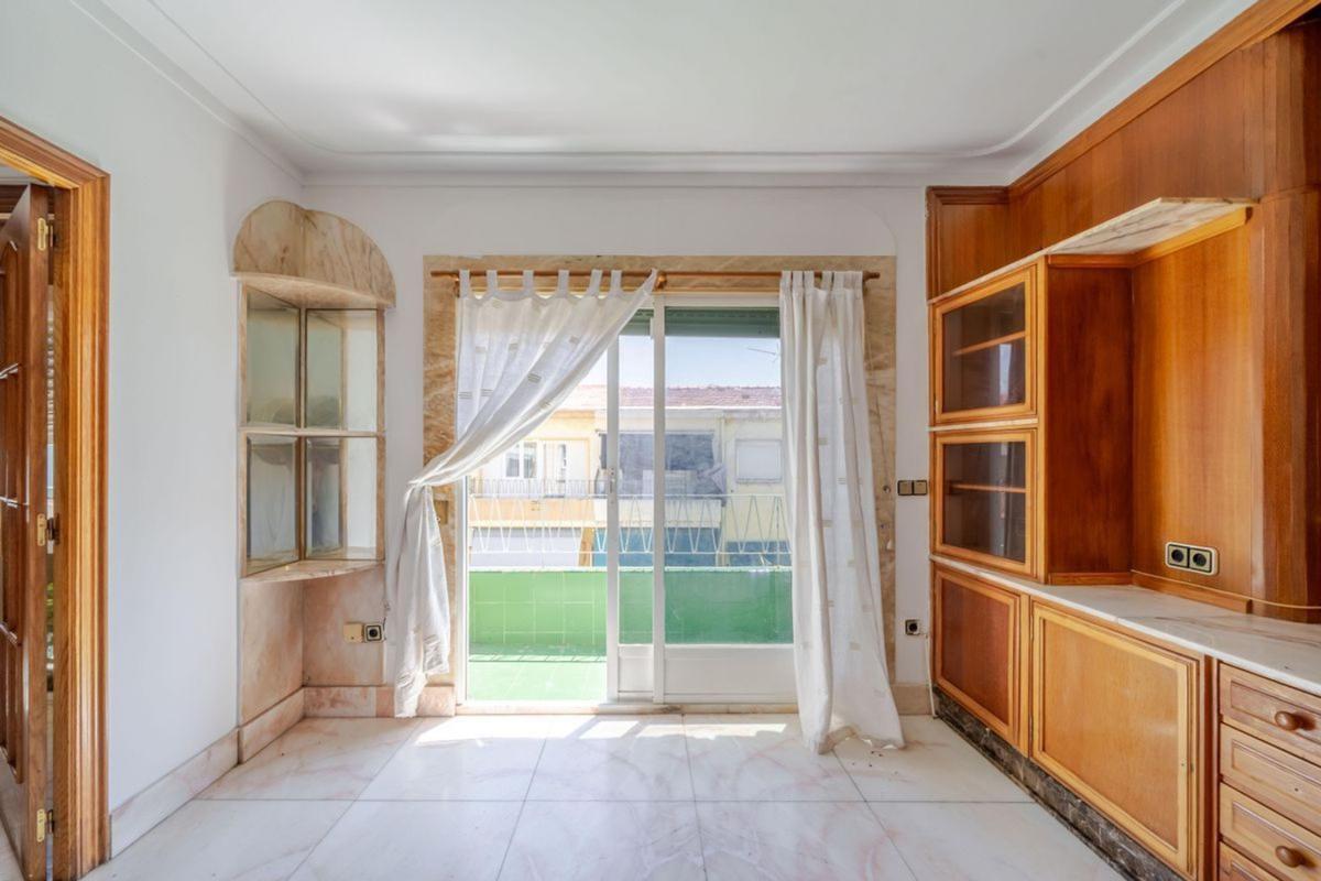 Продажа квартиры на Piso en Calle del Doctor Bergez, Carolinas Altas, Alicante / Alacant, Аликанте / Алакант
photo 3