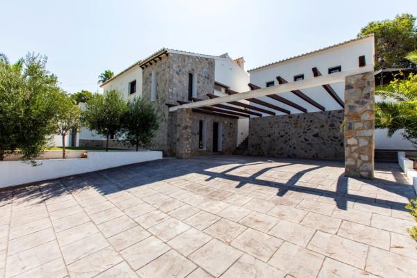 Independent chalet for sale in Casa o chalet en Pinar de Advocat-Cometa, Moraira, Moraira
 photo 1