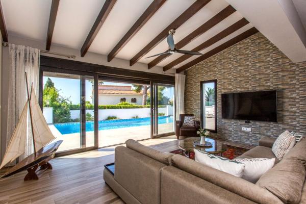 Independent chalet for sale in Casa o chalet en Pinar de Advocat-Cometa, Moraira, Moraira
 photo 3