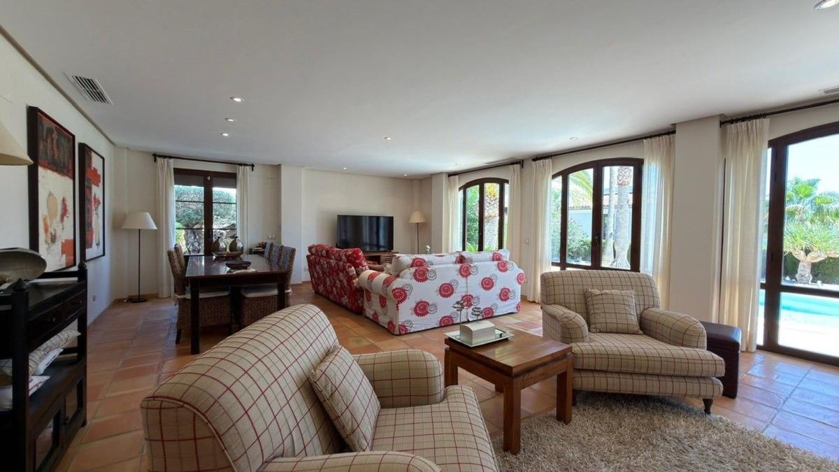 Properties for sale and rent in Spain photo 5