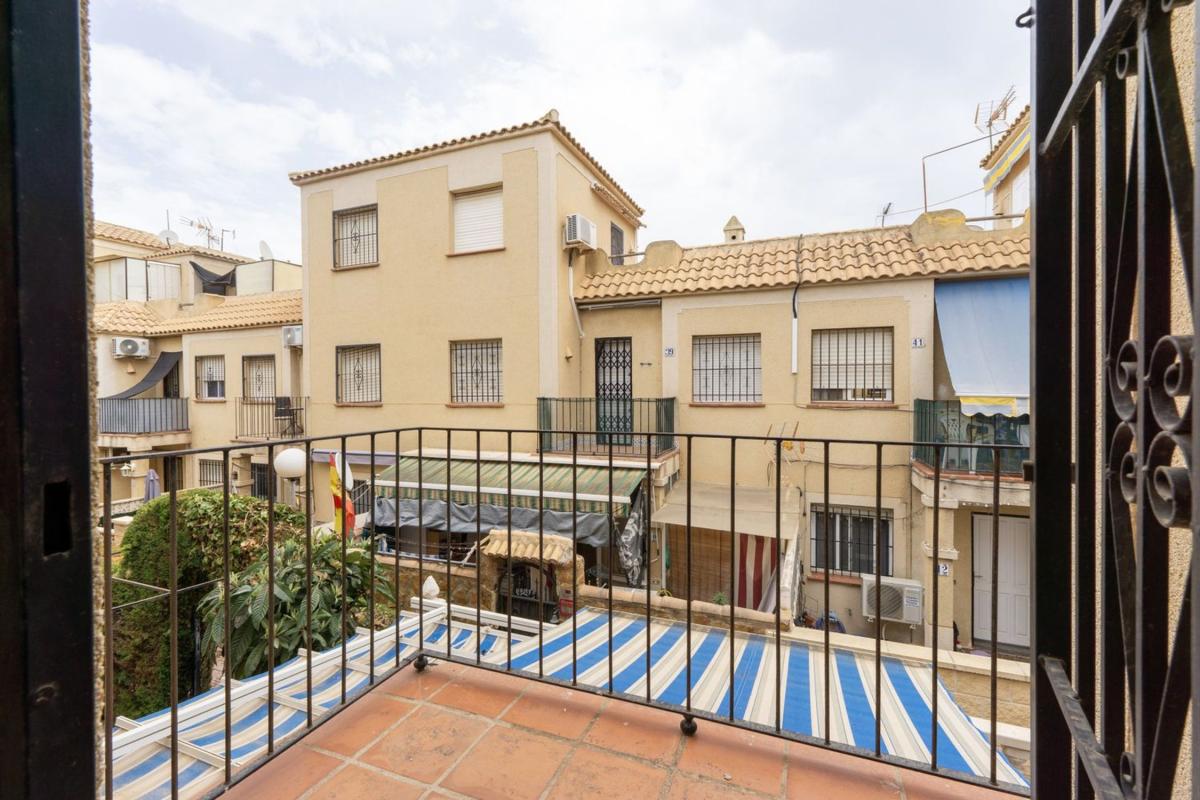 Venta de piso en Piso en Calle Francisco Diez Martinez, La Siesta - El Salado - Torreta, Torrevieja, Torrevieja
photo 5