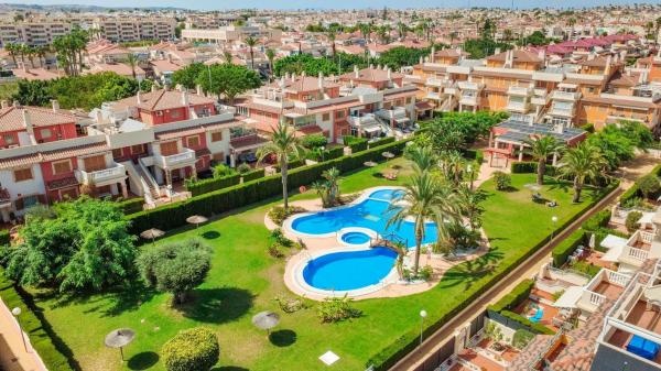 Продажа квартиры на Piso en Avenida de California, 41, Horizonte - La Campana, Orihuela, Ориуэла
thumbnail 2