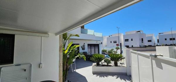 Chalet pareado en Via Augusta, Los Montesinos photo 4