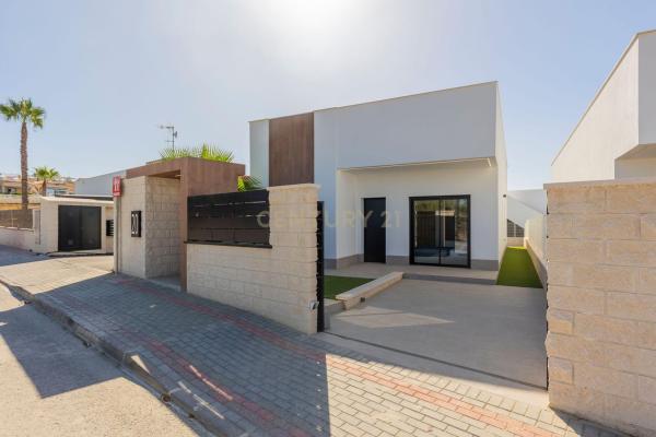 Casa o chalet independiente en Calle Orihuela, 1 e, Algorfa thumbnail 2