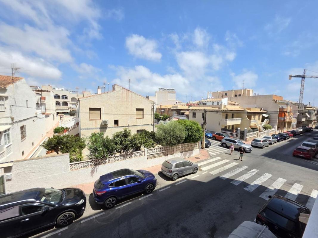 Продажа квартиры на Piso en Avenida Habaneras - Curva de Palangre, Torrevieja, Торревьеха
photo 2