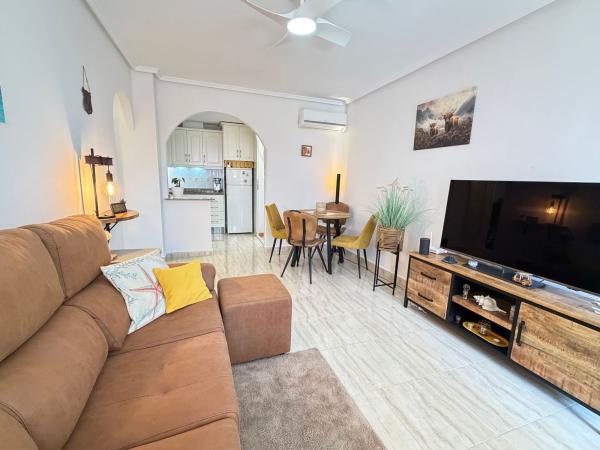 Chalet adosado en Calle Estragón, 5, Villamartín, Orihuela thumbnail 3
